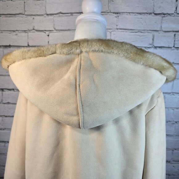 WOMENS JONES NEW YORK FAUX SUEDE COAT FAUX FUR LINING TAN SIZE MEDIUM EUC - Picture 11 of 11